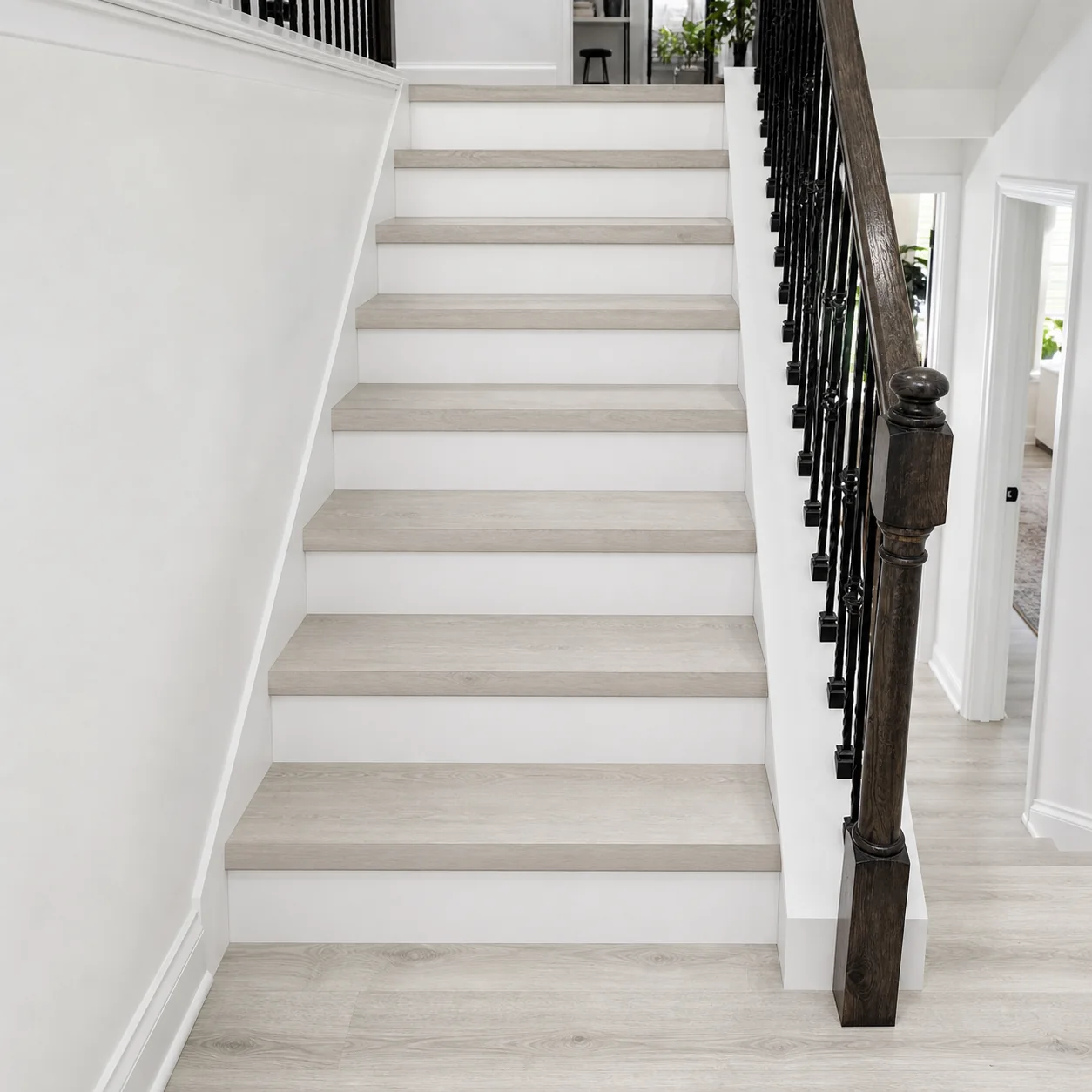 Snow Oak LVP flooring sample photo 8