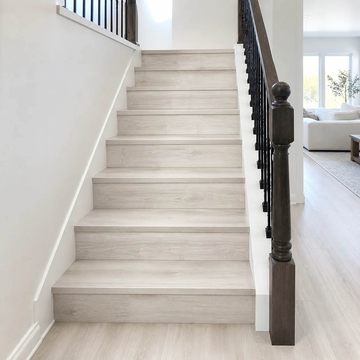 Snow Oak LVP flooring sample photo 10