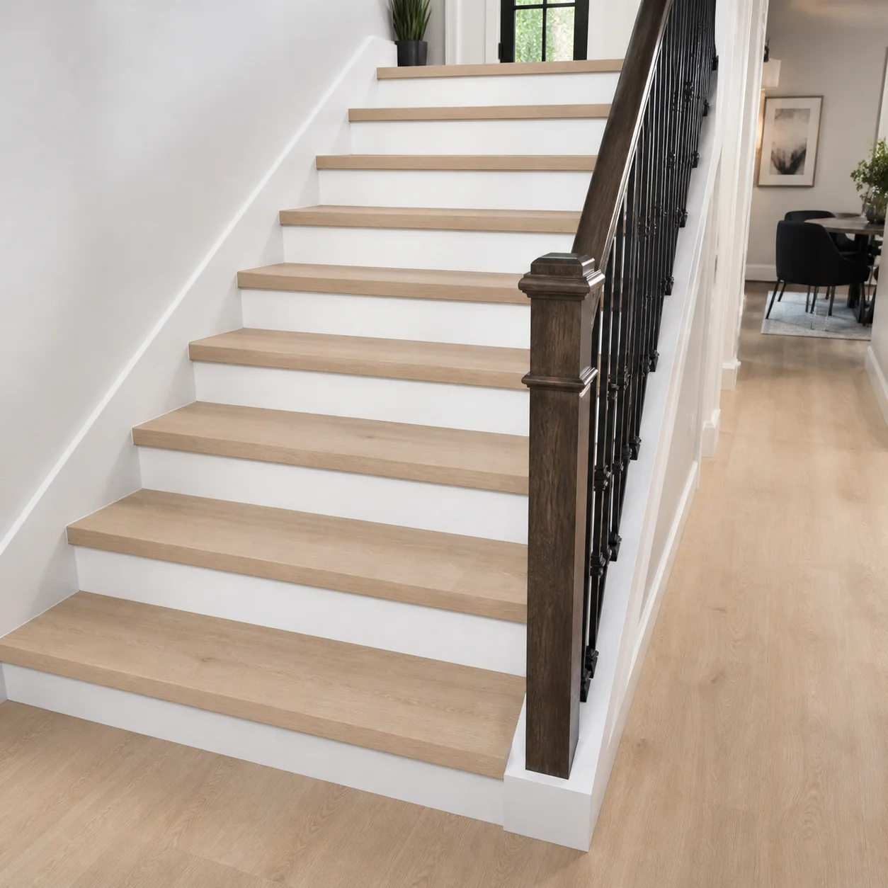 Vanila Oak LVP flooring sample photo 7