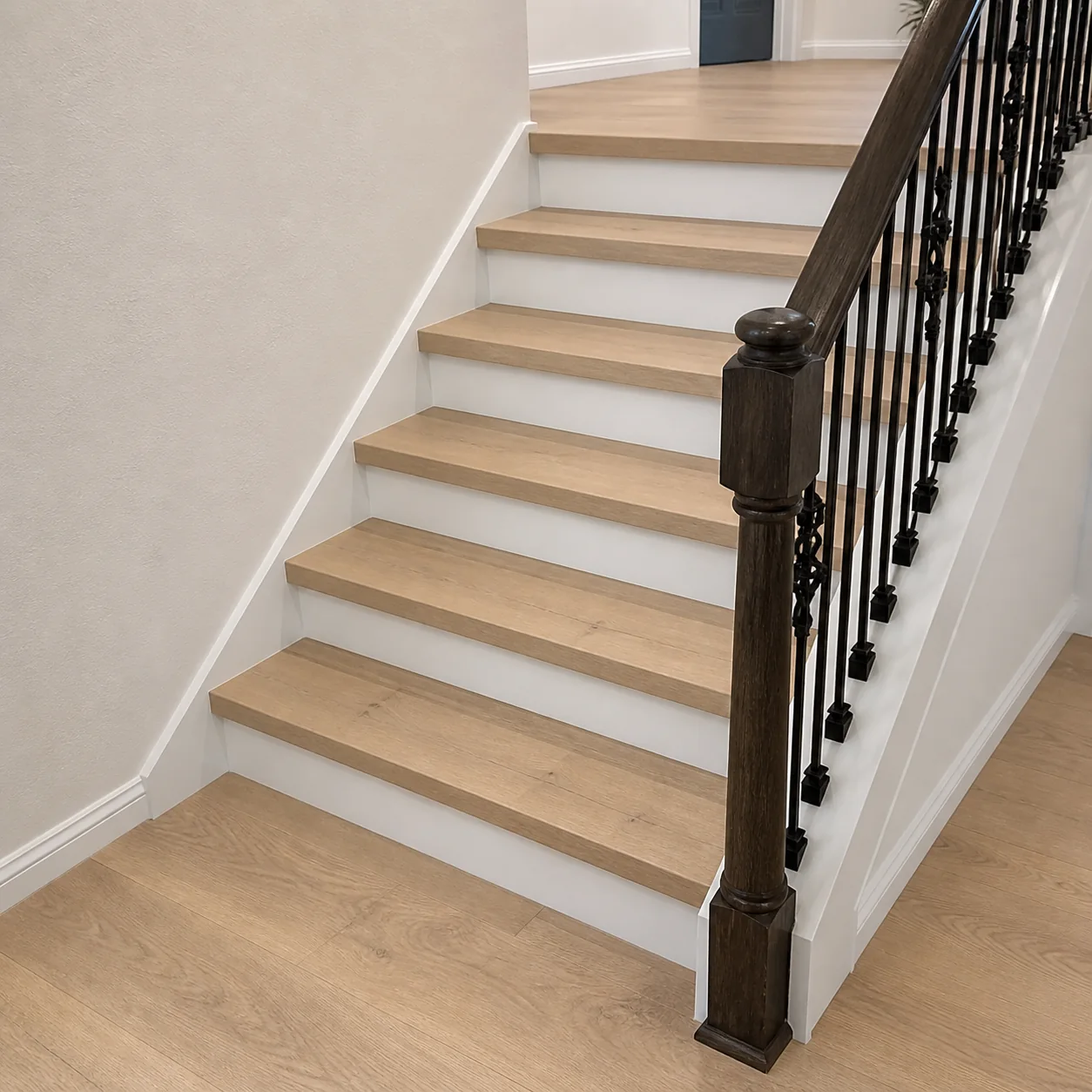 Wheat Oak LVP flooring sample photo 8